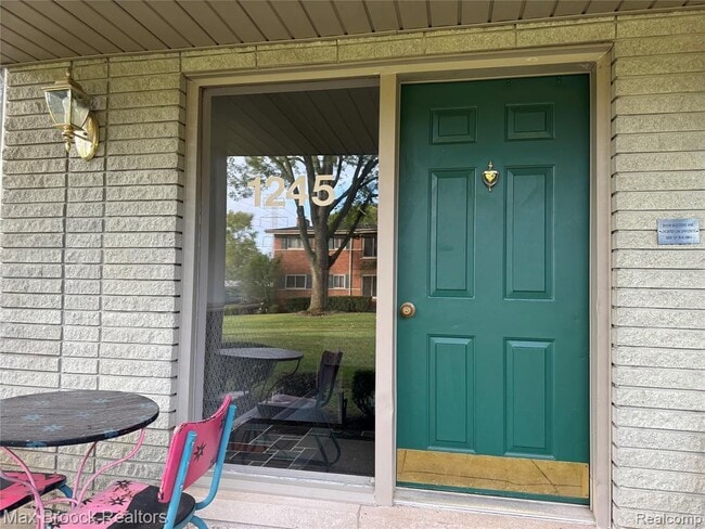 Building Photo - 1245 Derby Rd