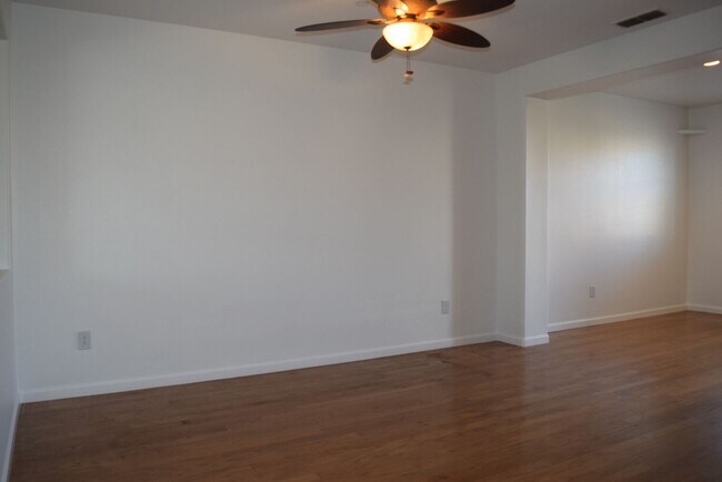 Foto del edificio - 3065 Parkham Dr