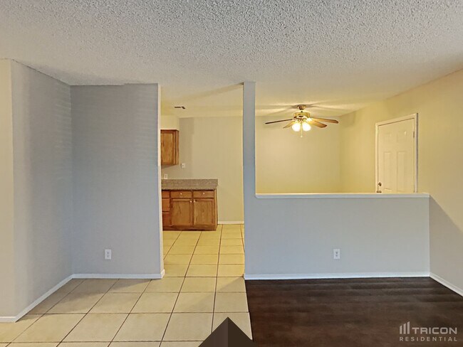 Building Photo - 104 Edelweiss St