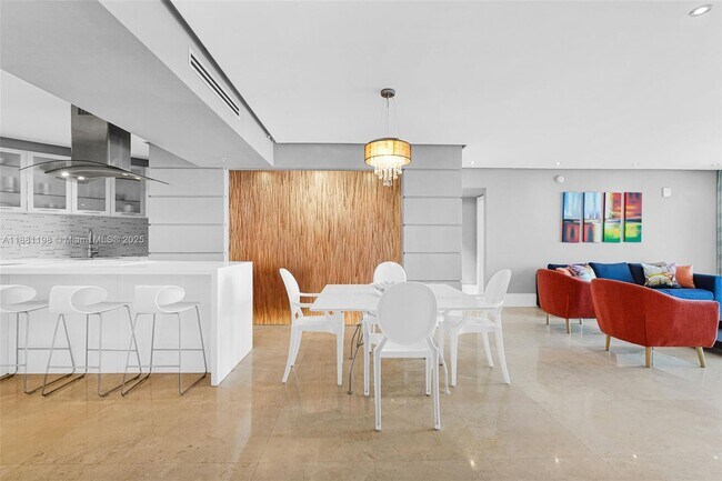 Building Photo - 16699 Collins Ave