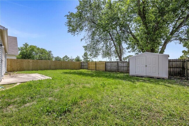 Foto del edificio - 2502 Parkcrest Dr