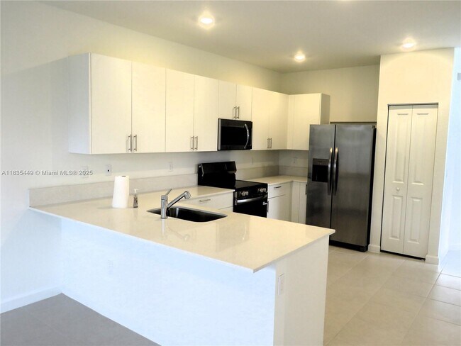 Foto del edificio - 18417 SW 1st St