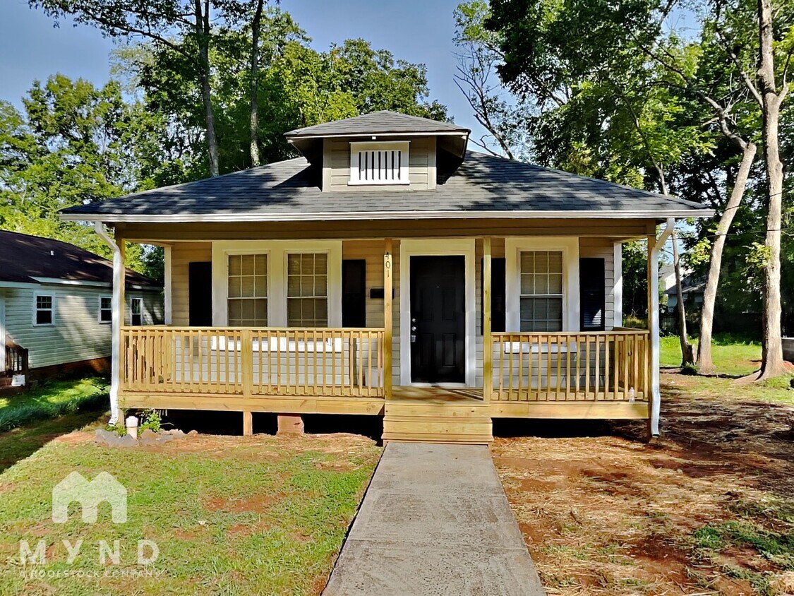Primary Photo - 401 Skyland Ave