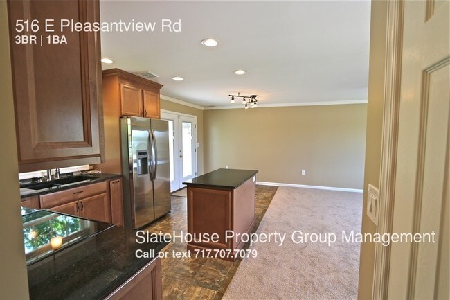 Building Photo - 516 E Pleasantview Rd