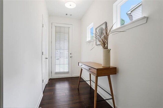 Building Photo - Charming Decatur Townhome for Rent!