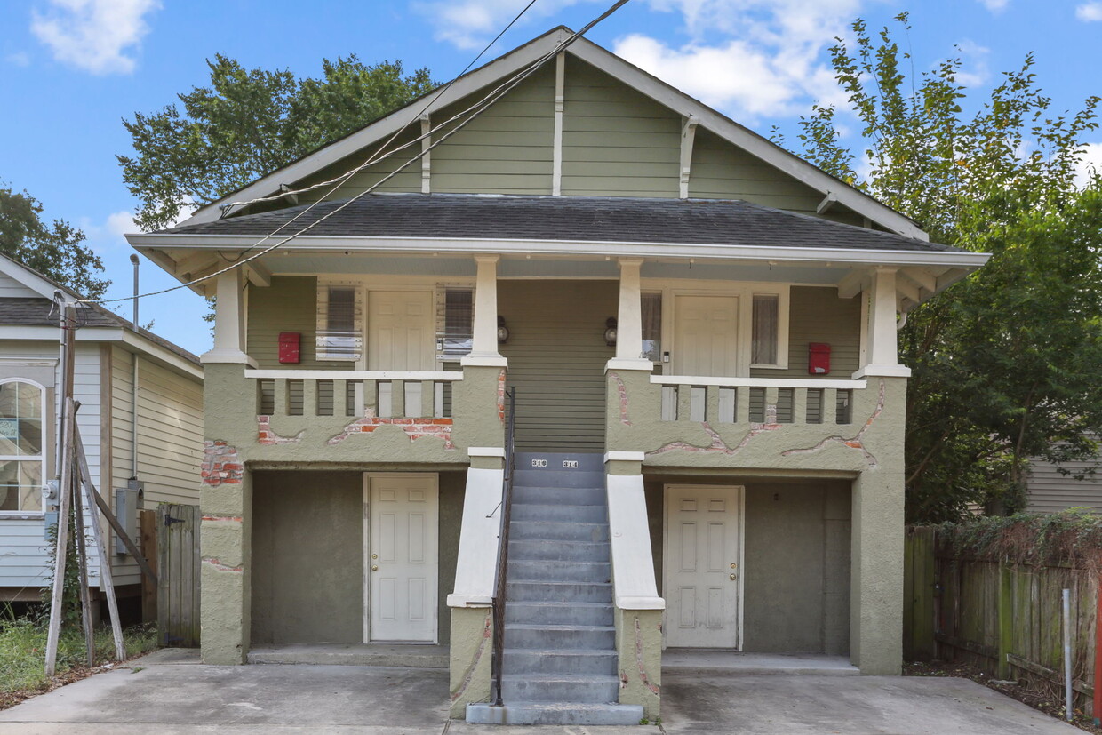 Primary Photo - 316 N Miro St