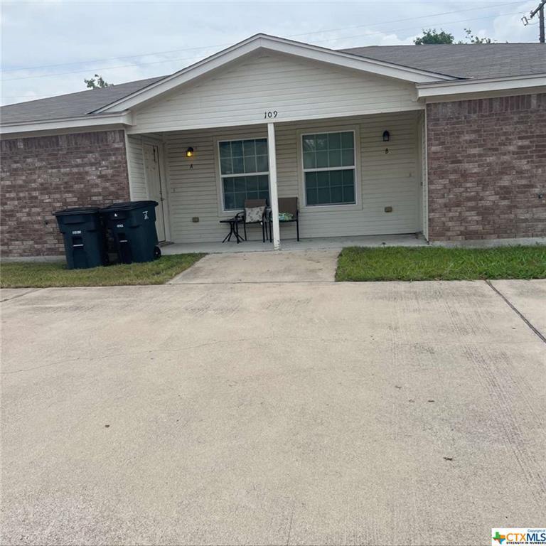 Primary Photo - 109 Kings Ct