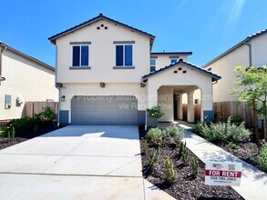 Building Photo - 2903 E Tierra Dr