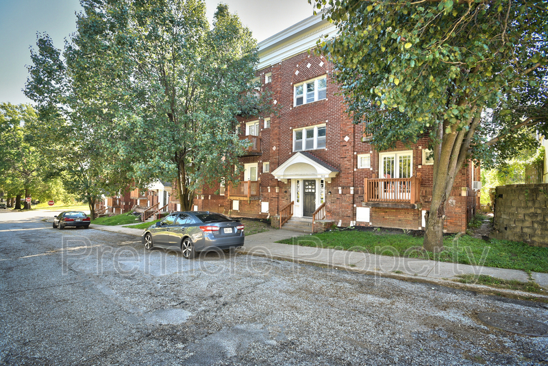 Primary Photo - 3115 Thompson Ave