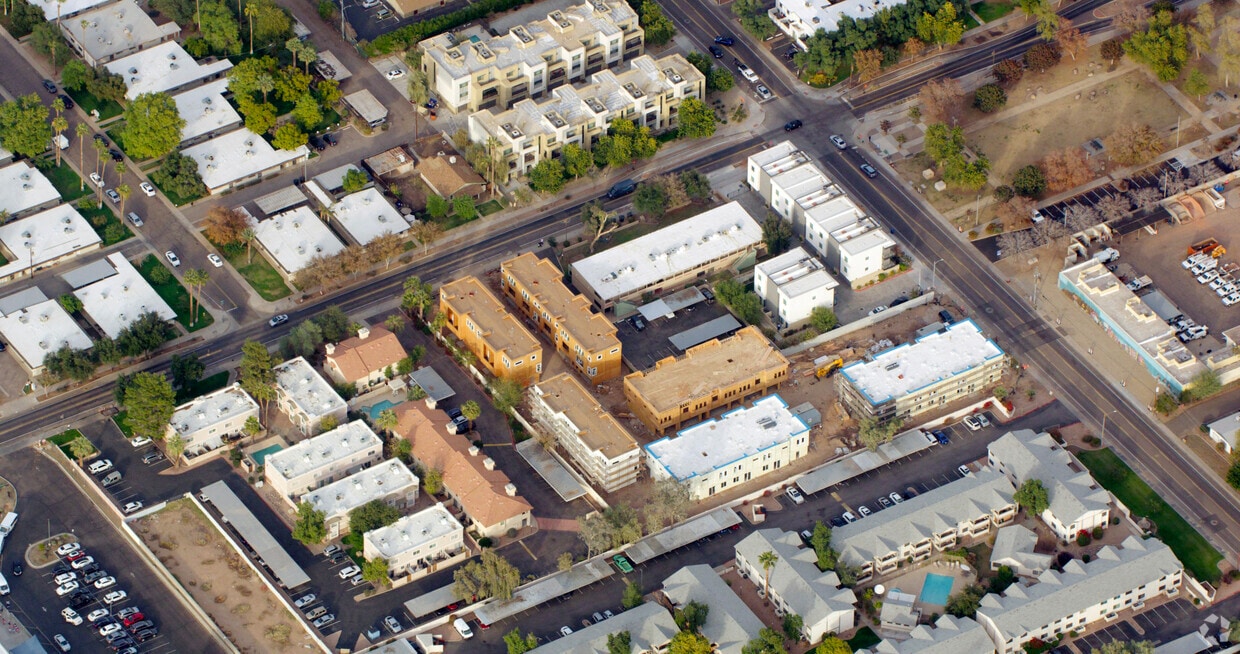 Primary Photo - 1023 W 5th St