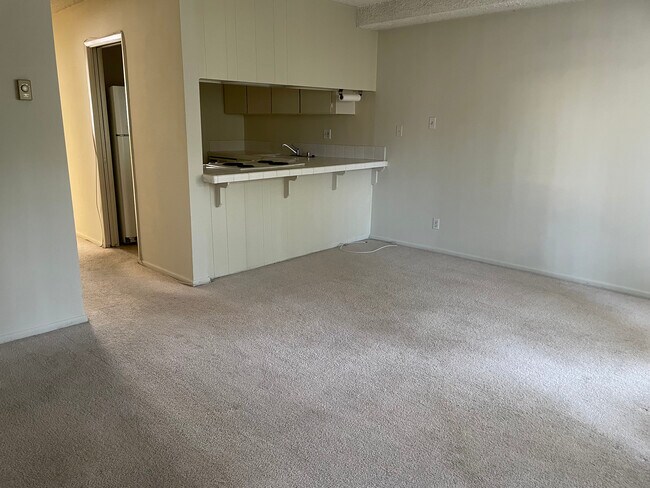 Building Photo - 203 Montana Ave