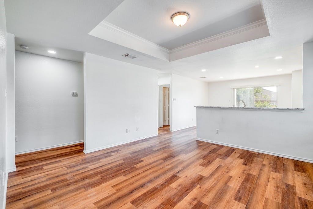 Foto principal - 3415 Crownover St