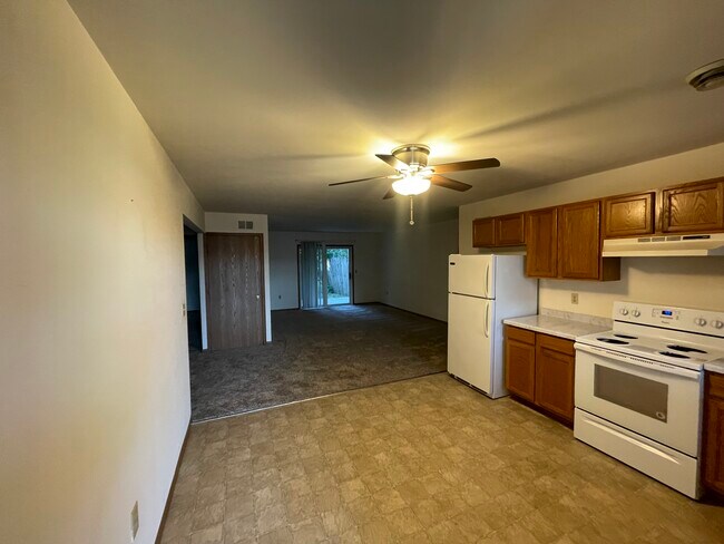 Kitchen - 544 Partridge Ct