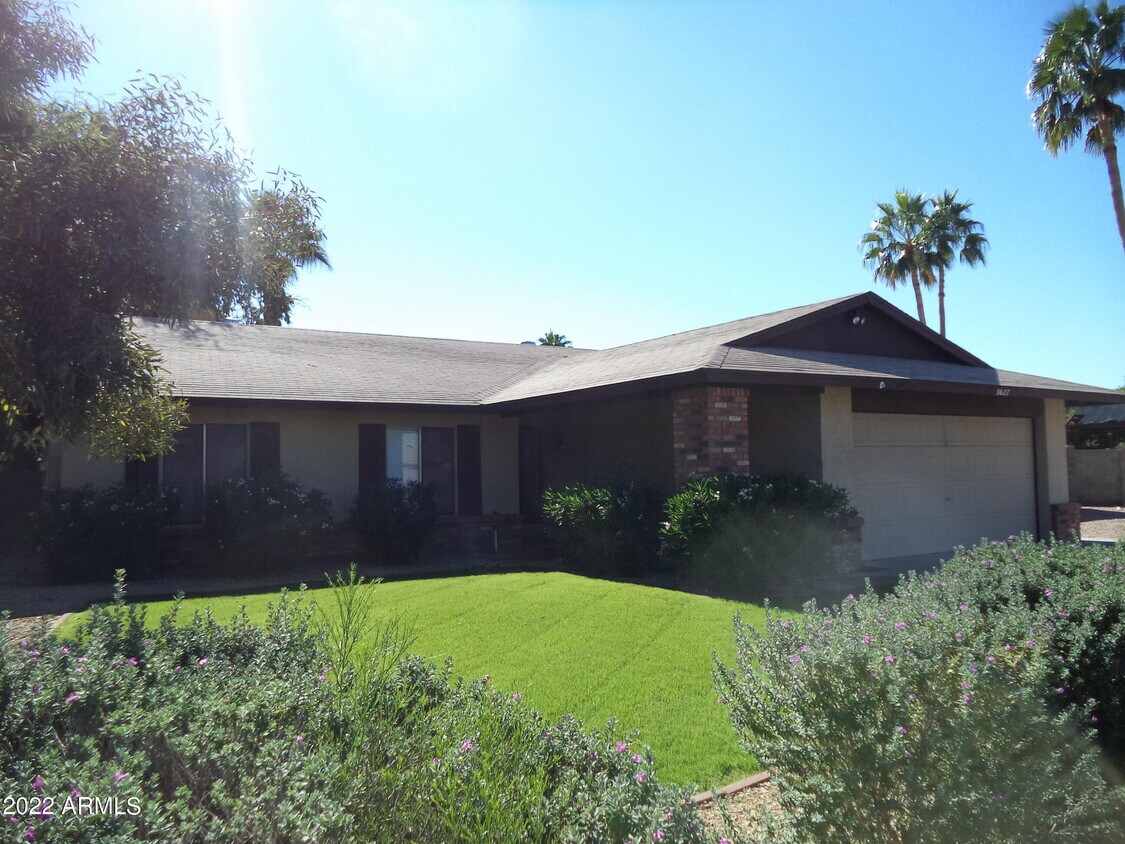 Primary Photo - 3627 W Aire Libre Ave
