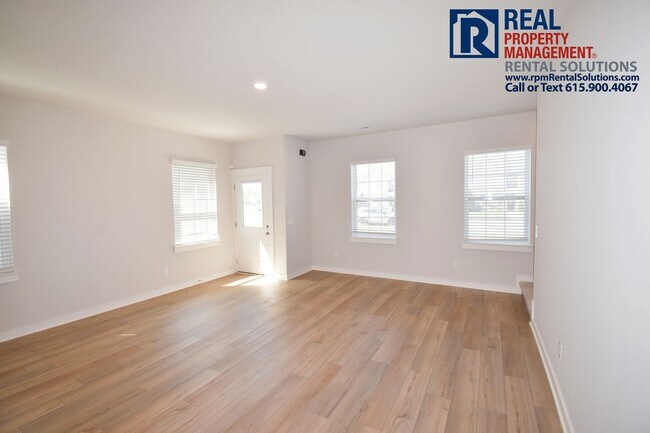 Building Photo - $MOVE IN SPECIAL!$ Half off first months r...