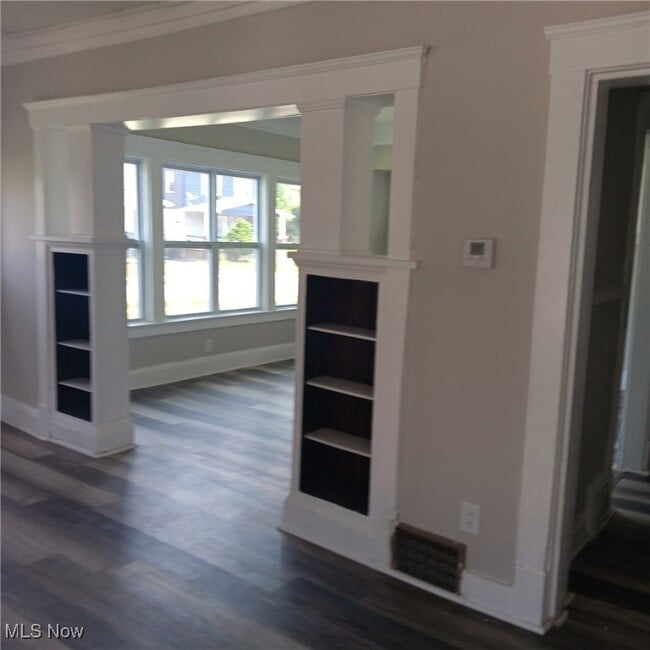 Building Photo - 12814 Arlington Ave
