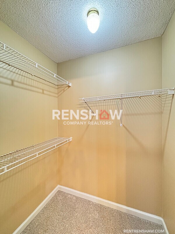 Building Photo - 9289 Grove Manor Dr