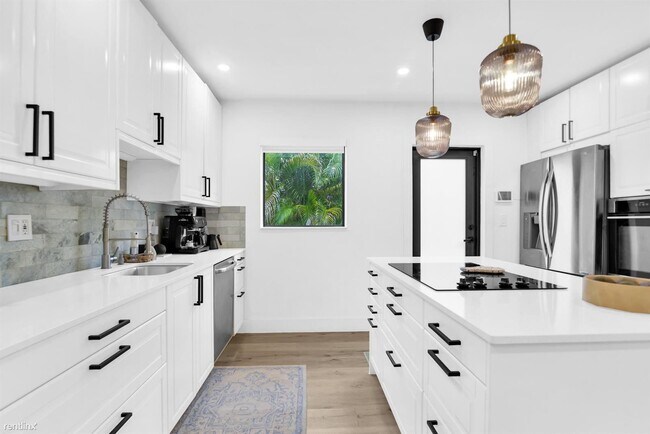 Foto del edificio - 2 br, 2 bath House - 489 Kingsbridge St