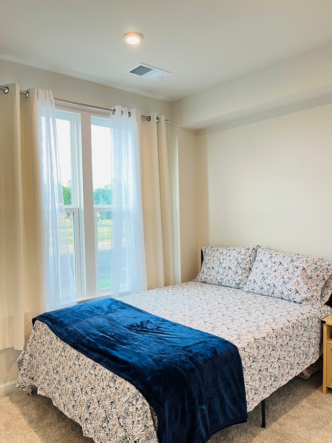 Foto del edificio - 4944 Dunhaven Dr