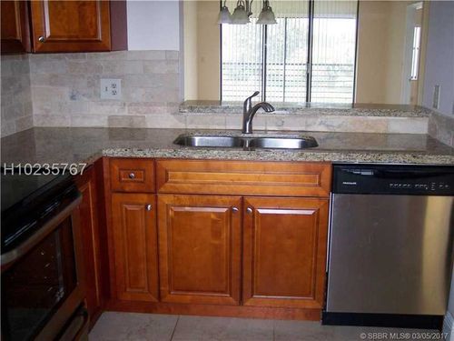 Building Photo - 11364 Taft St