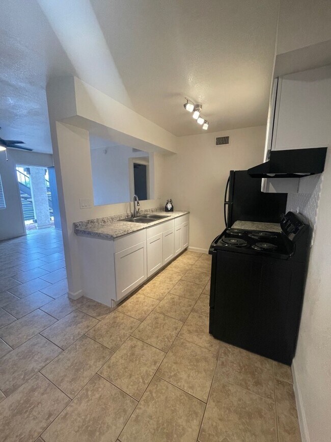 Building Photo - Juniper Canyon | Tucson, AZ Apartments