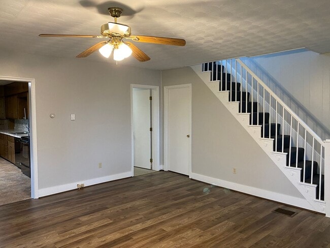 Building Photo - Coming soon! 4 Bedroom Farmhouse for Rent in Shippensburg