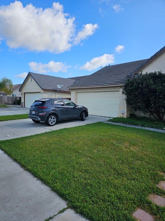 Building Photo - 784 Whitehall Ct