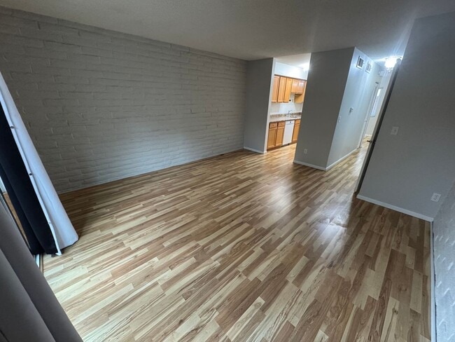 Foto del edificio - Move-In Ready 2 Bed Townhome | New Carpet | 2 Parking Spaces
