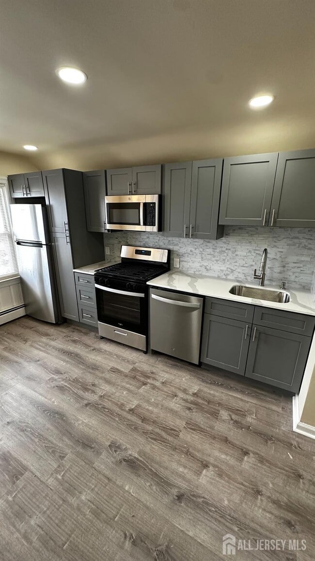 Building Photo - 6 Field Rd