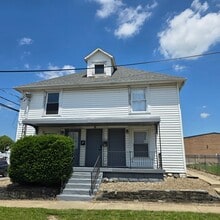Building Photo - 132 E Farming St