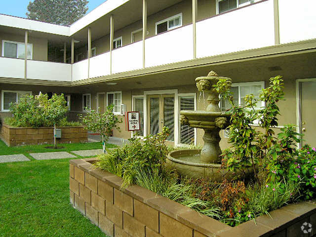 Courtyard - City Walk Apartments