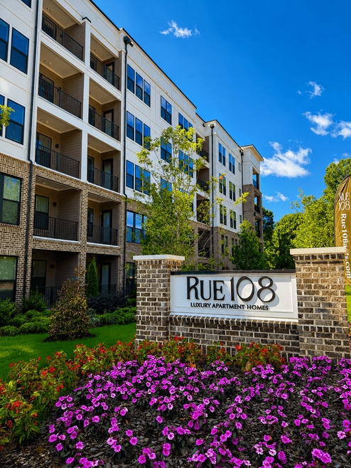 Building Photo - Rue 108