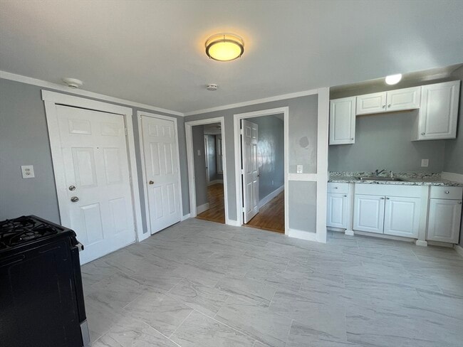 Foto del edificio - 12 Birch St