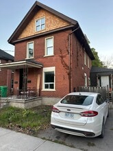 Building Photo - 274 William St