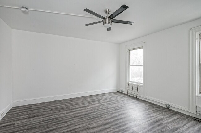 Foto del edificio - 1518 Ridge Ave