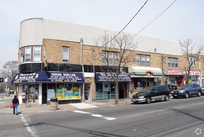 Building Photo - 213-225 Main Ave