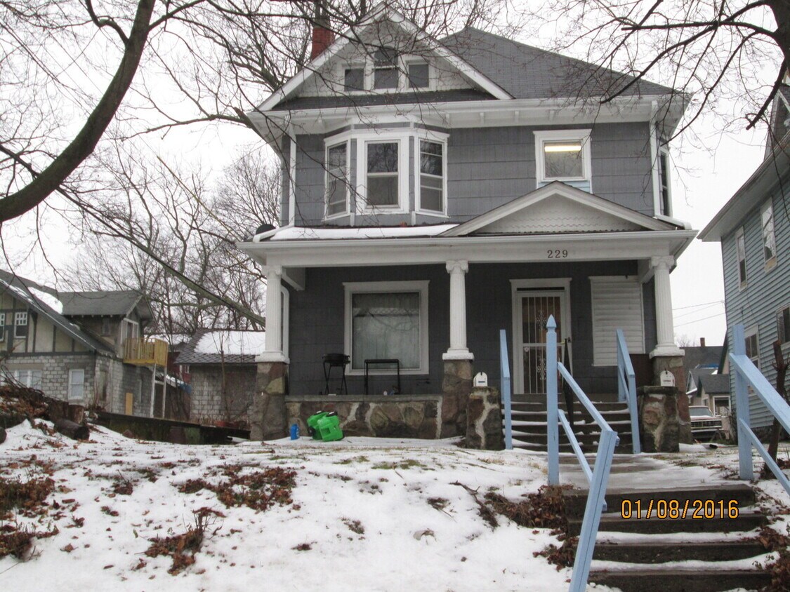 Foto del edificio - 229 N Washington Ave, Battle Creek