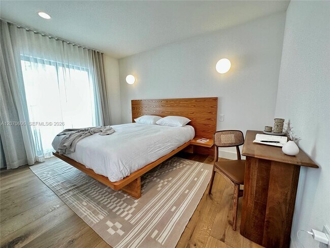 Foto del edificio - 1320 Flamingo Way