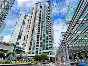 Building Photo - 16 Yonge St