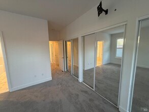 Building Photo - 316 Acadia Dr