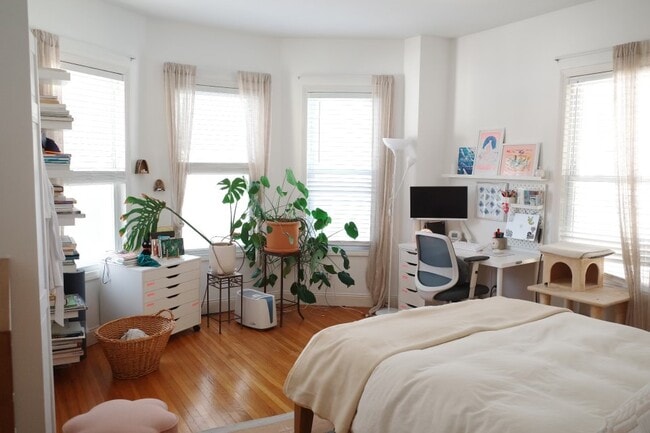 Building Photo - 50 Bartlett St