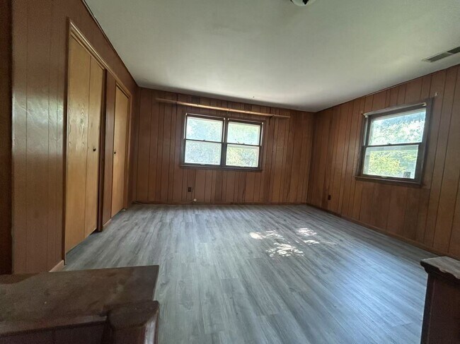 Foto del edificio - 1124 N Cherry St