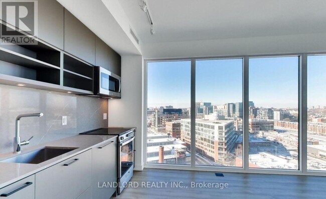 Photo du bâtiment - 135-1135 E Liberty St