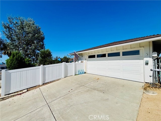 Building Photo - 205 Via Montego