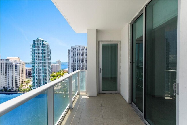 Foto del edificio - 300 S Biscayne Blvd