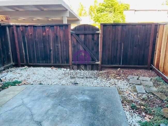 Building Photo - Stokley Properties Presents 3824 Wilow Pas...