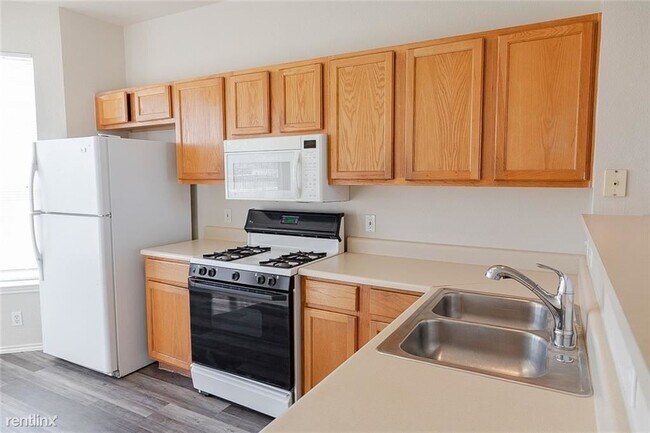 Foto del edificio - 3 br, 2.5 bath Duplex - 2707 Westhampton CT A