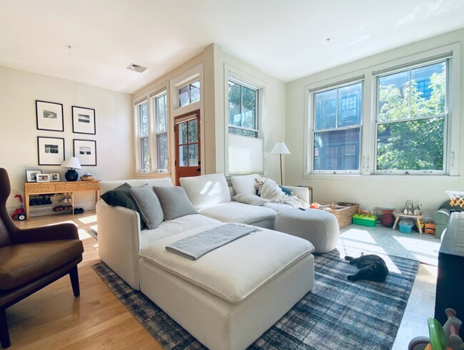 Photo - 57 Regent St Townhome