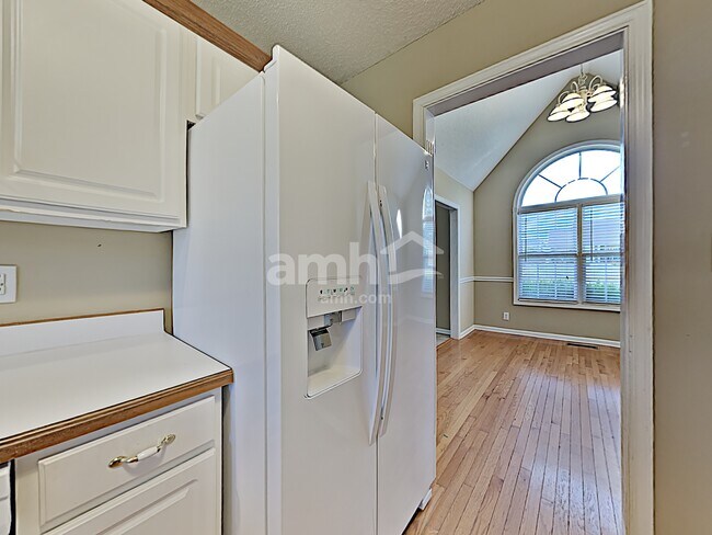 Foto del edificio - 3366 Dabney Ln