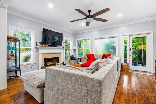 Foto del edificio - 4565 Windsor Park Pl NE